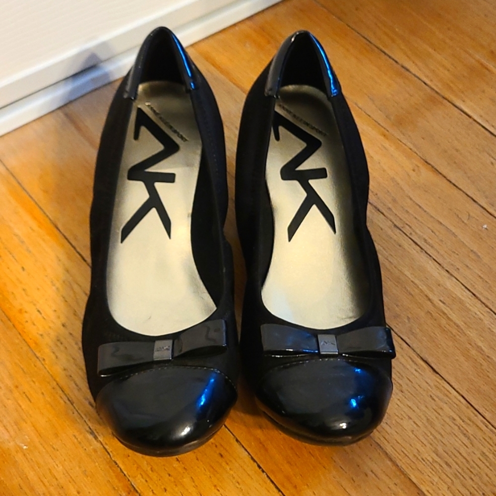 Like new Womens Anne Klein Sport 8.5M black wedge dress shoes